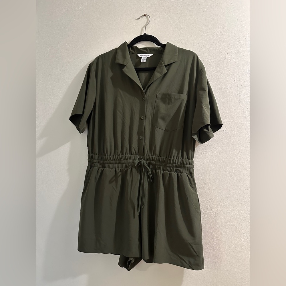 Athleta Avenue Romper size L
